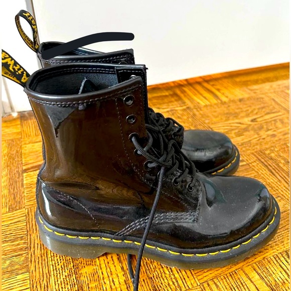 New Doc Martens Patent Leather Size 7 - Picture 1 of 3
